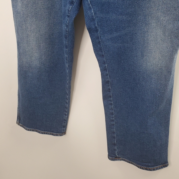 Good American Good Curve High Waisted Medium Wash Blue Jeans - Picture 4 of 8